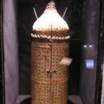 Boite en bois préservant les Sefer Torah, Irak, 1918